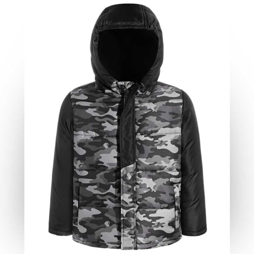 Rosthchild Camo Puffer Coat Size 4 NWT